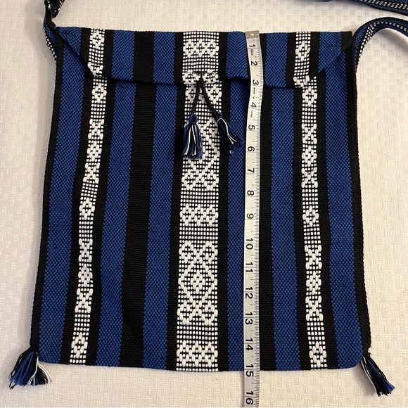 Large boho woven crossbody bag - Picture 8 of 9